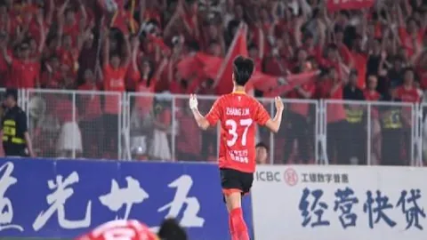 皇马气势高涨挑战同城劲敌，数据分析揭示对阵马竞优势明显。